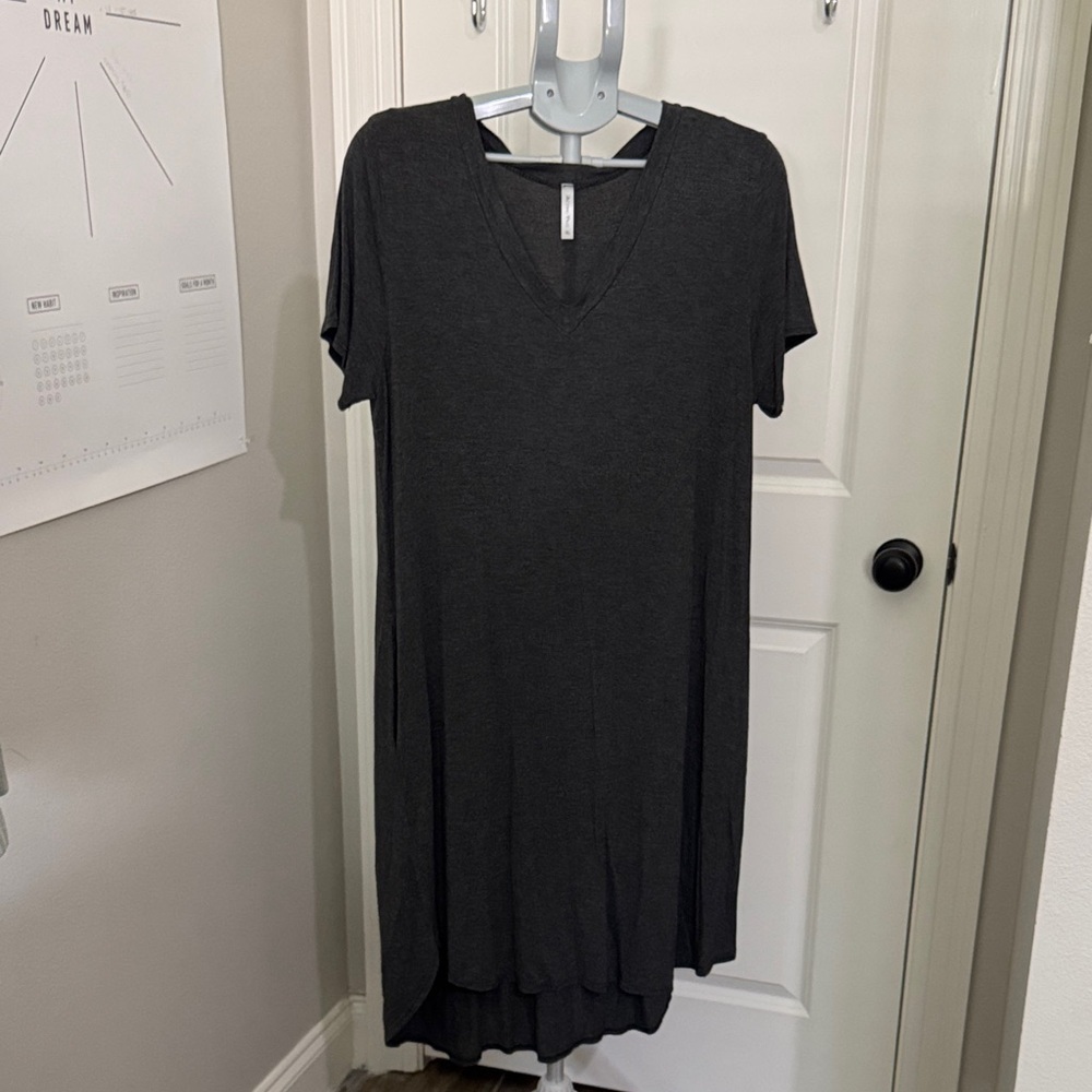 Acting Pro Dark Gray V-Neck Dress with pockets
